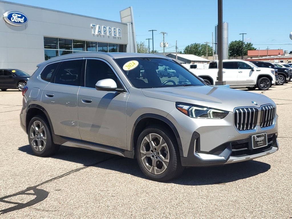 Used 2024 BMW X1 xDrive28i w/ Convenience Package AWD/4WD image 3