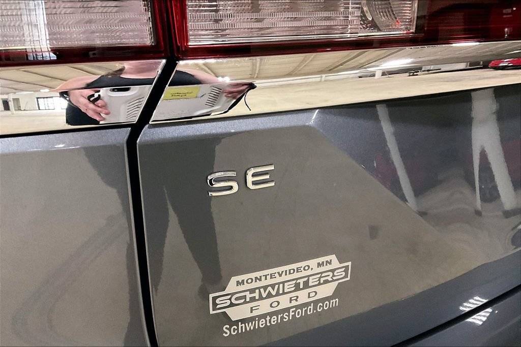 Used 2025 Volkswagen Atlas SE AWD/4WD image 8