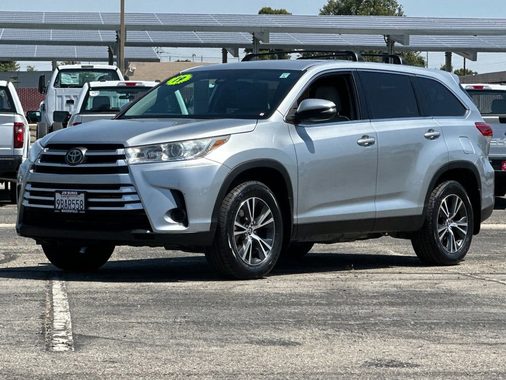 Used 2019 Toyota Highlander LE FWD image 7