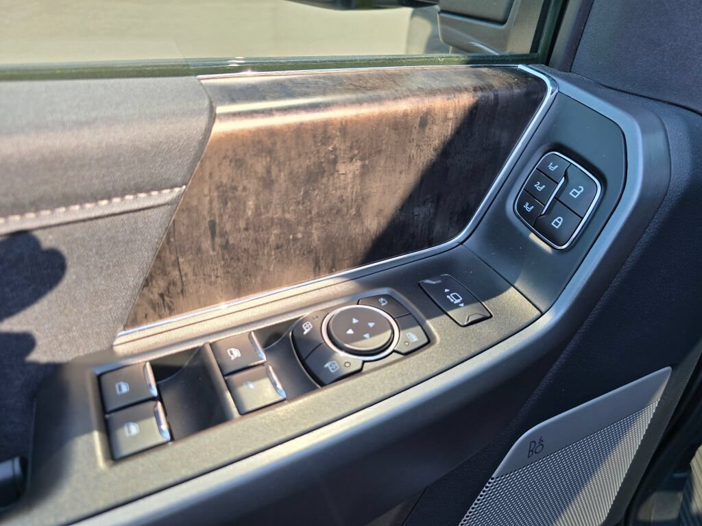 Certified 2025 Ford F350 Lariat w/ Lariat Ultimate Package AWD/4WD image 17