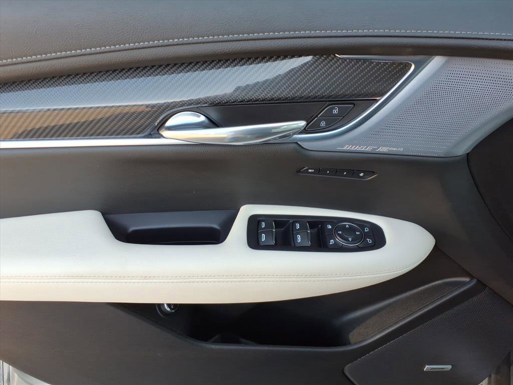 Used 2024 Cadillac XT6 Sport w/ Technology Package image 10