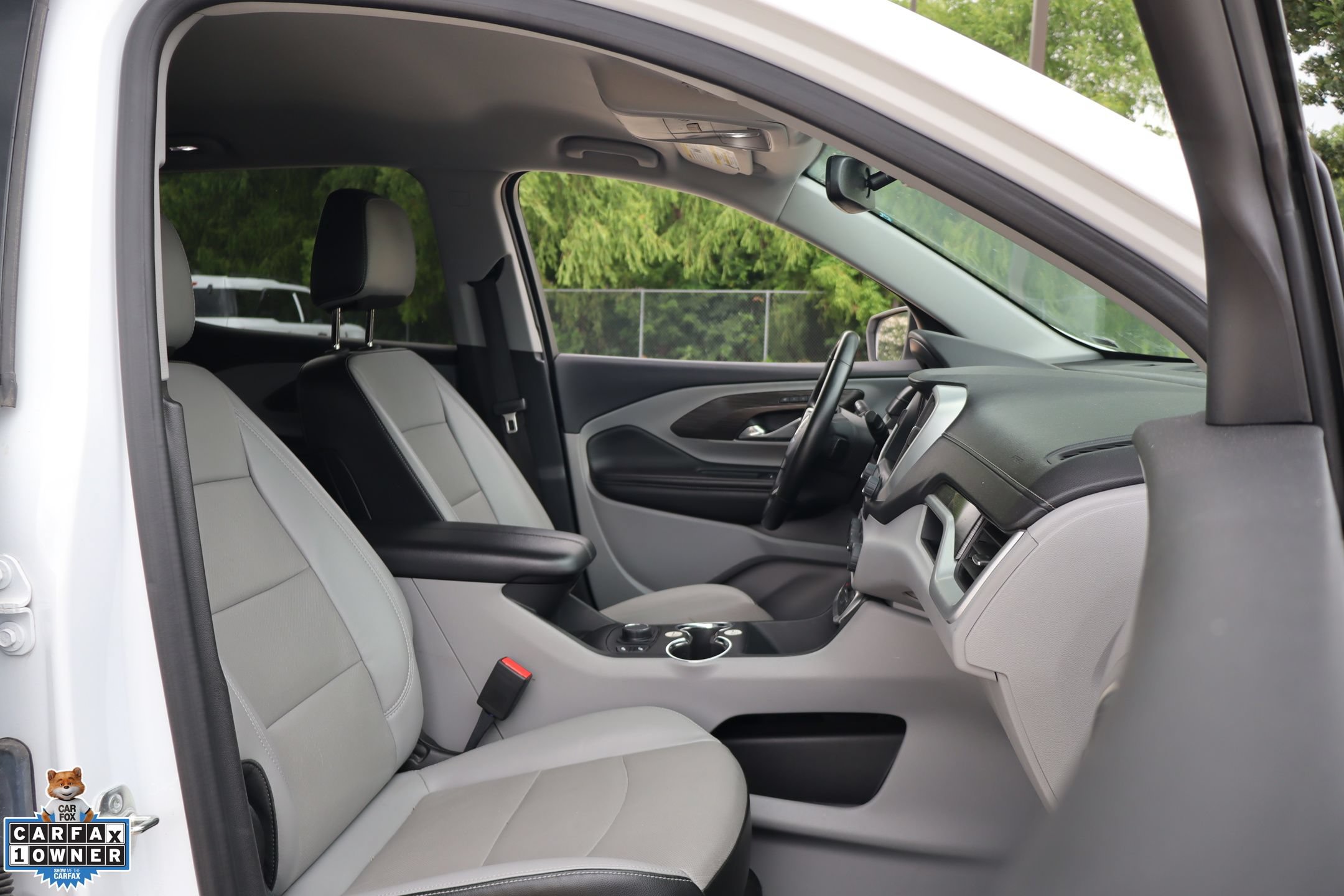 Used 2024 GMC Terrain SLT FWD image 29