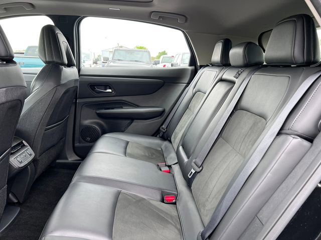 Used 2024 Nissan Ariya AWD image 5