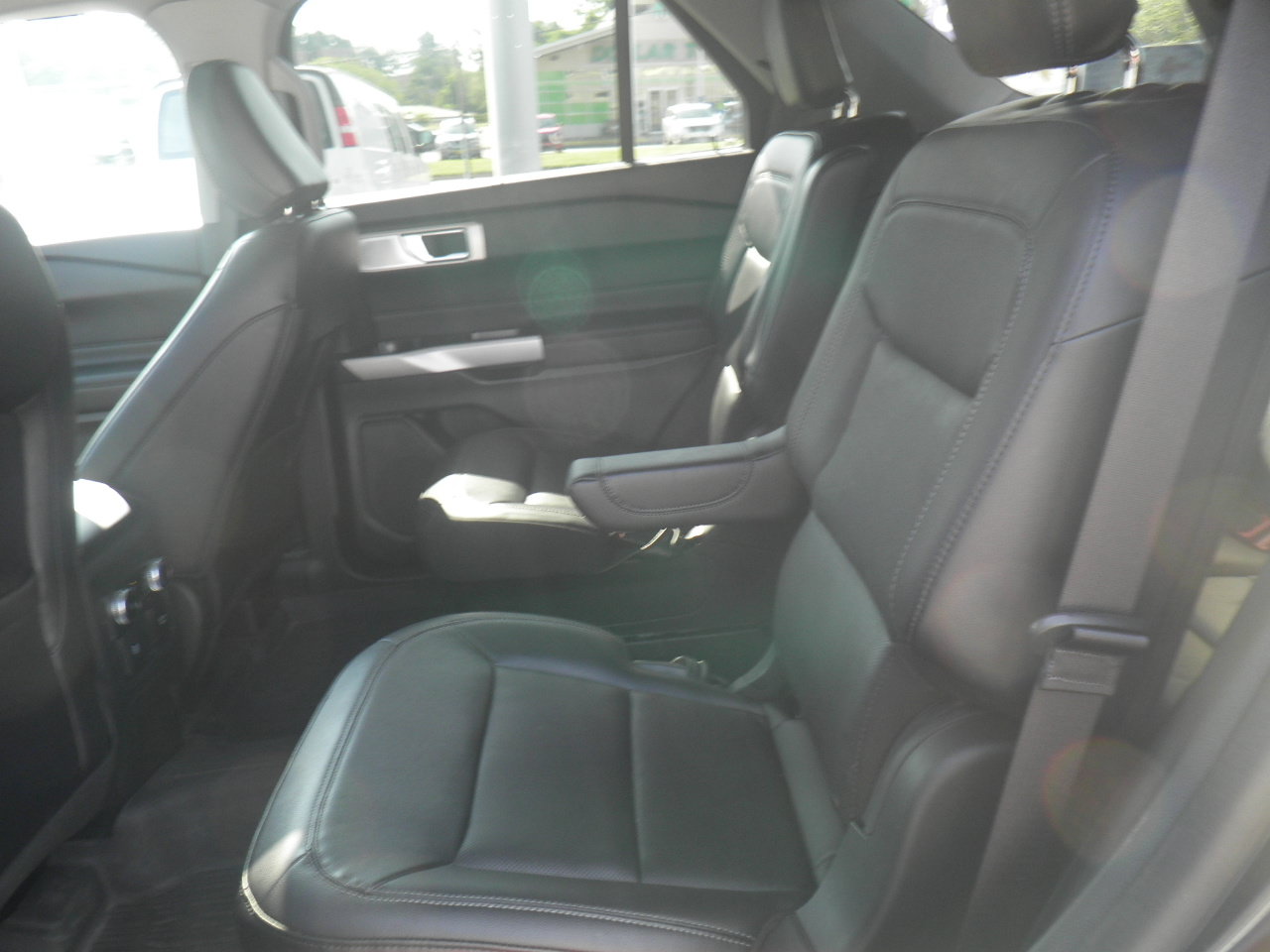 Certified 2024 Ford Explorer Limited w/ Limited Technology Package AWD/4WD image 15