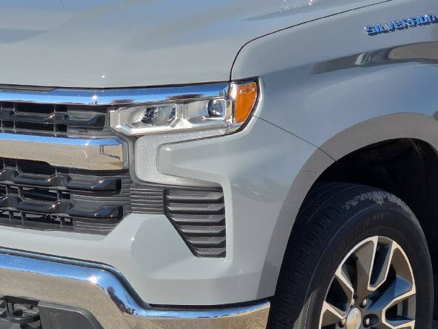 Used 2024 Chevrolet Silverado 1500 LT AWD/4WD image 9