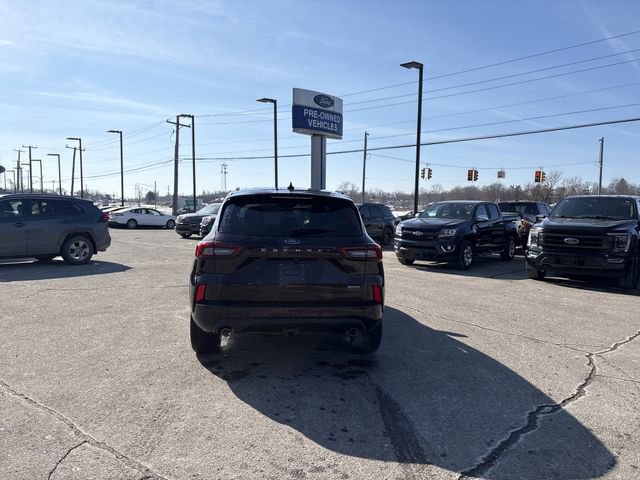Certified 2023 Ford Escape ST-Line Select w/ Tech Pack #2 image 4