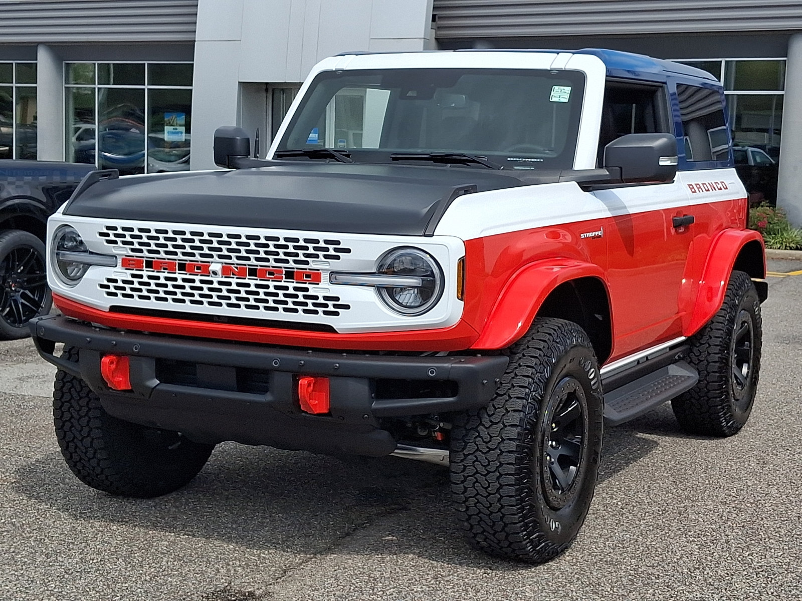 Certified 2025 Ford Bronco Stroppe Edition AWD/4WD image 4