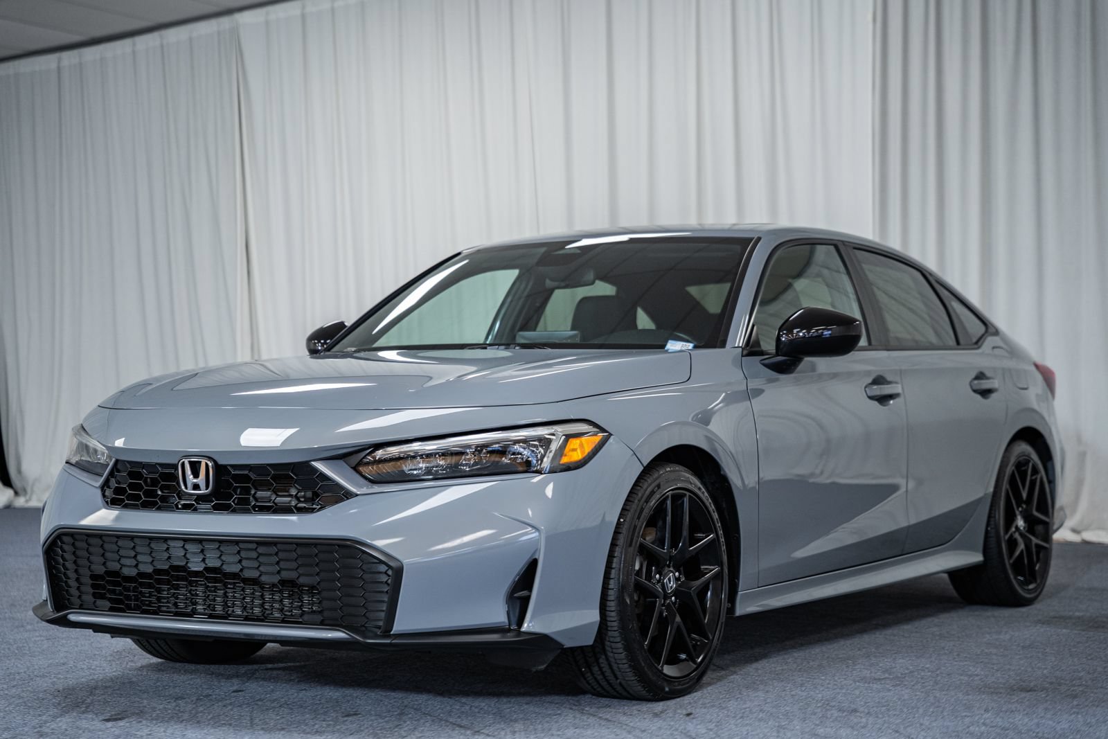 Used 2025 Honda Civic Sport image 3