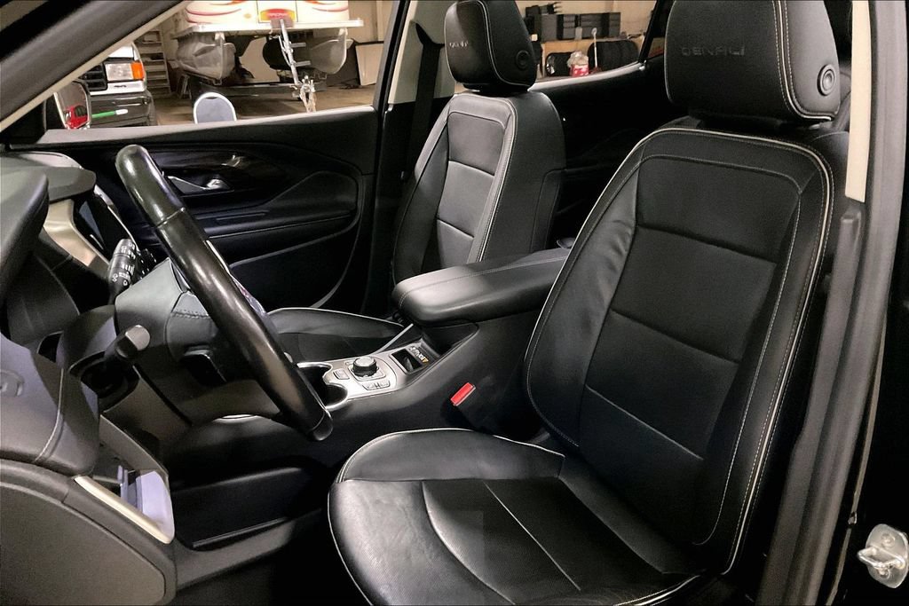 Used 2020 GMC Terrain Denali w/ GMC Pro Grade Package AWD/4WD image 24
