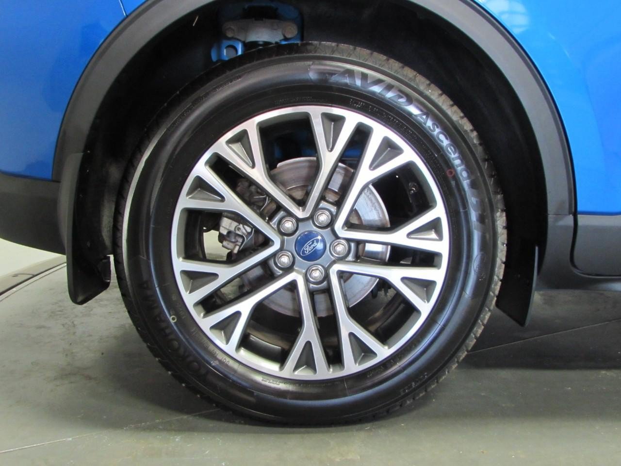 Certified 2020 Ford Escape SEL FWD image 9