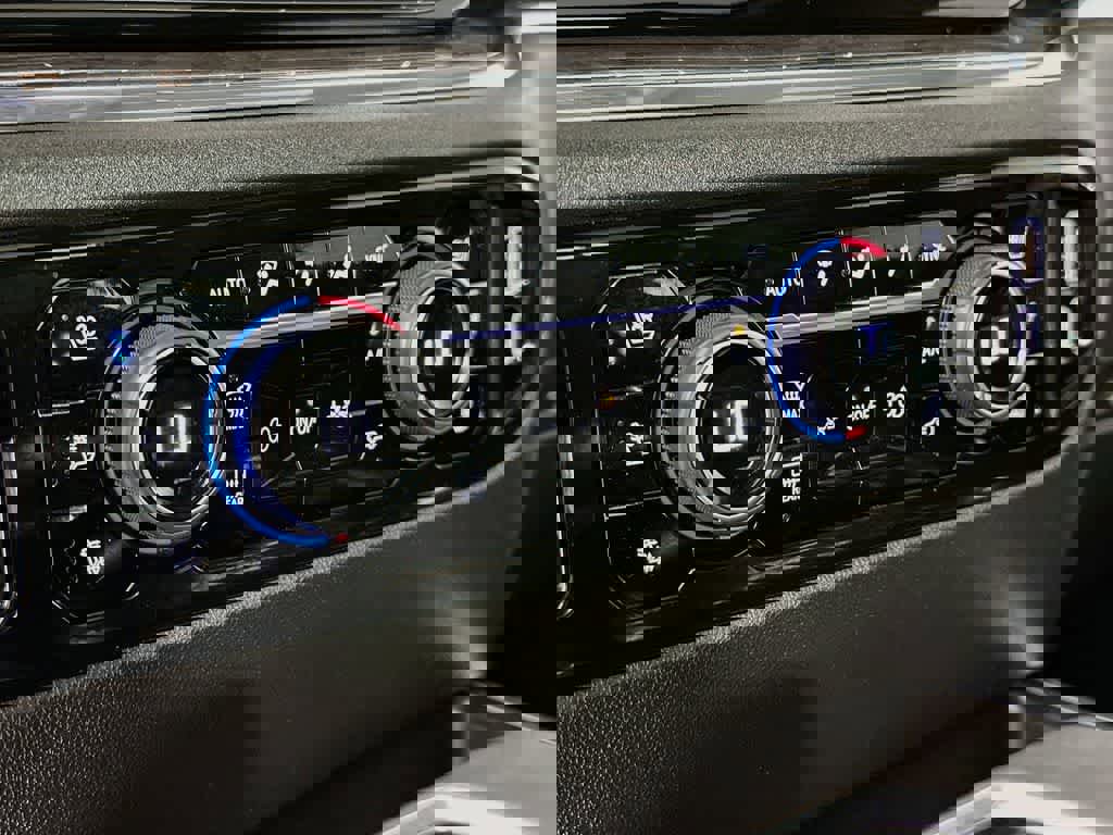 Used 2023 Chevrolet Silverado 1500 LTZ w/ LTZ Premium Package image 21