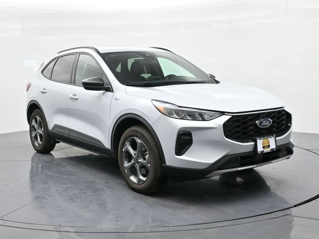 Certified 2025 Ford Escape ST-Line AWD/4WD image 4