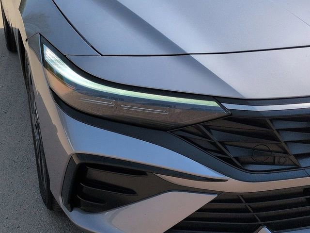 Used 2025 Hyundai Elantra SEL image 11