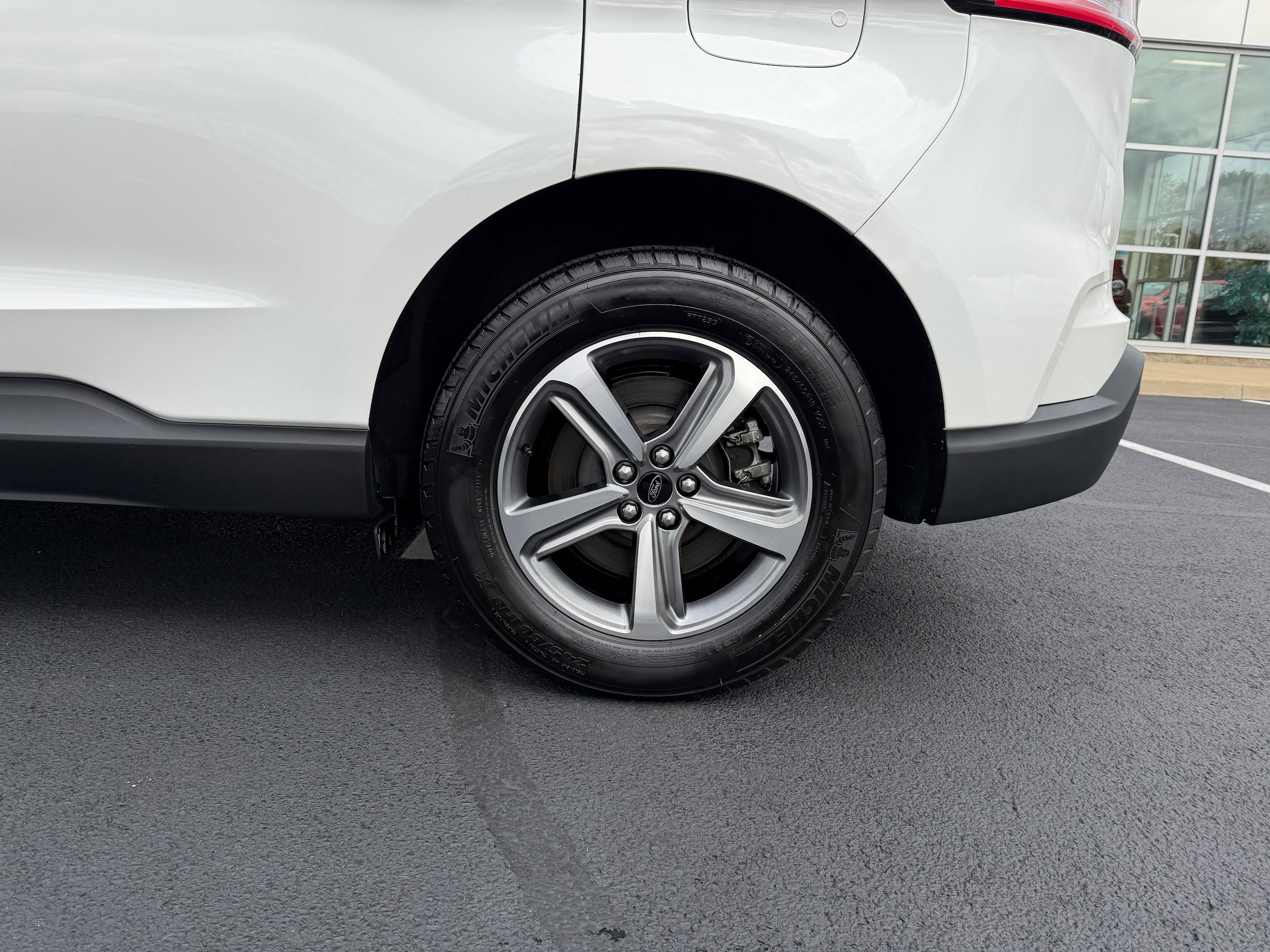 Certified 2024 Ford Edge SEL w/ Convenience Package AWD/4WD image 9