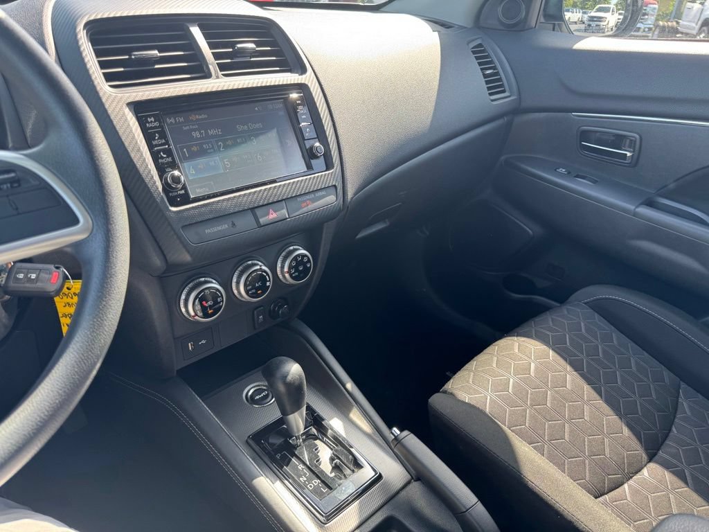Used 2025 Mitsubishi Outlander Sport SE AWD/4WD image 13