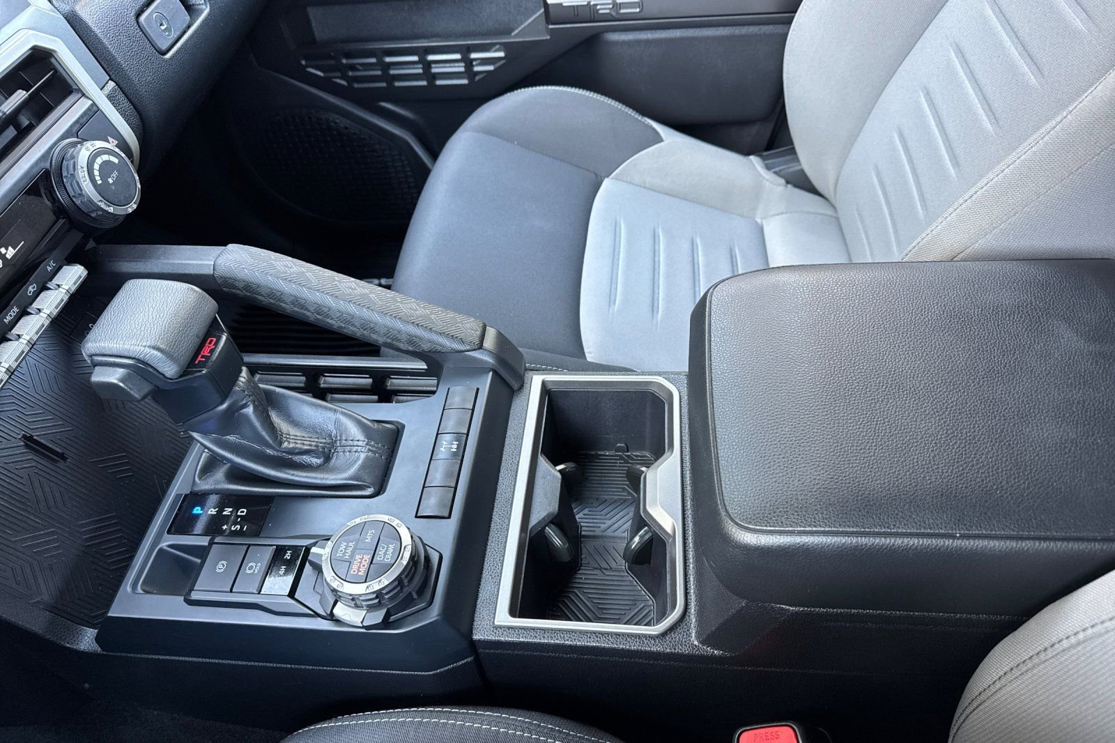 Used 2025 Toyota Tacoma TRD Off-Road AWD/4WD image 32