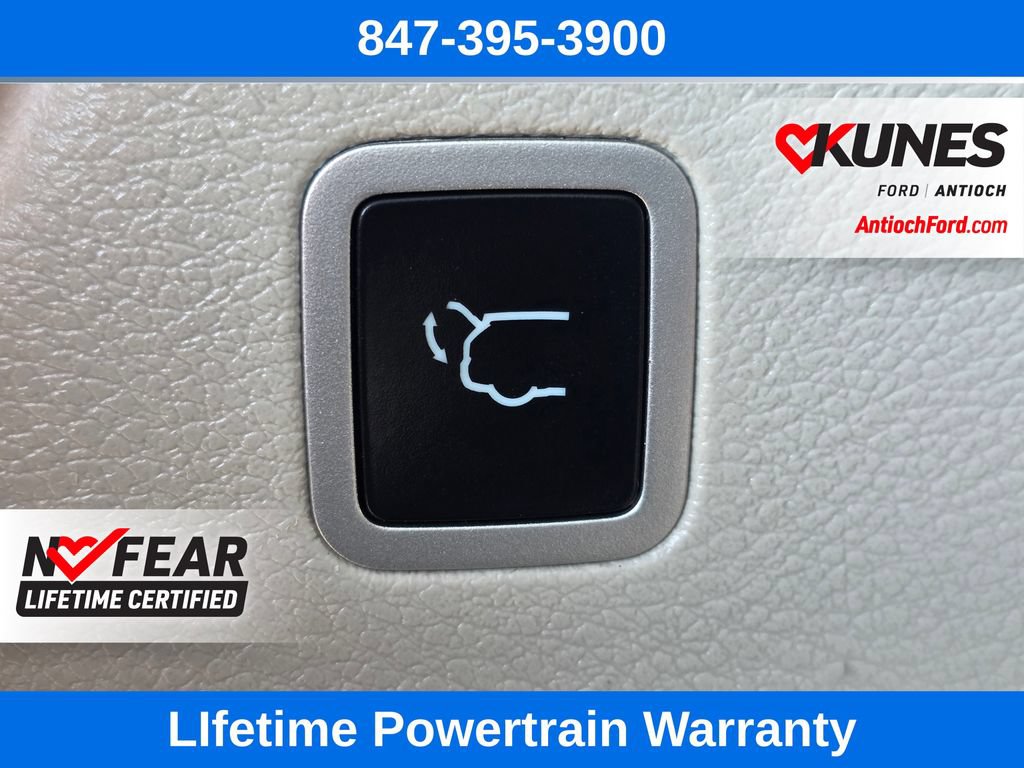 Used 2024 Chrysler Pacifica Touring-L FWD image 37