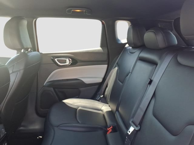 Used 2025 Jeep Compass Limited AWD/4WD image 9