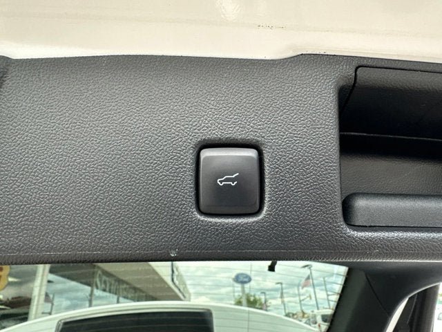 Certified 2022 Ford Escape SEL w/ Technology Package AWD/4WD image 10