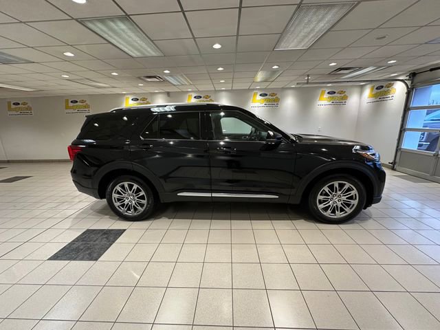 Certified 2025 Ford Explorer Platinum AWD/4WD image 5
