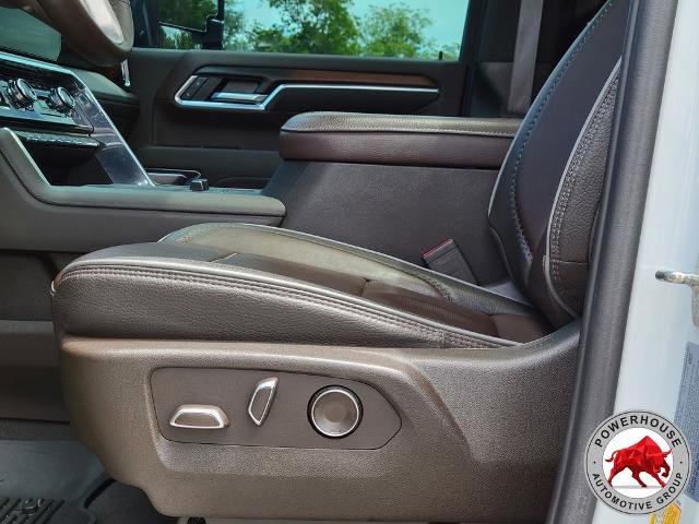 Used 2025 GMC Sierra 2500 Denali w/ Denali Reserve Package AWD/4WD image 25