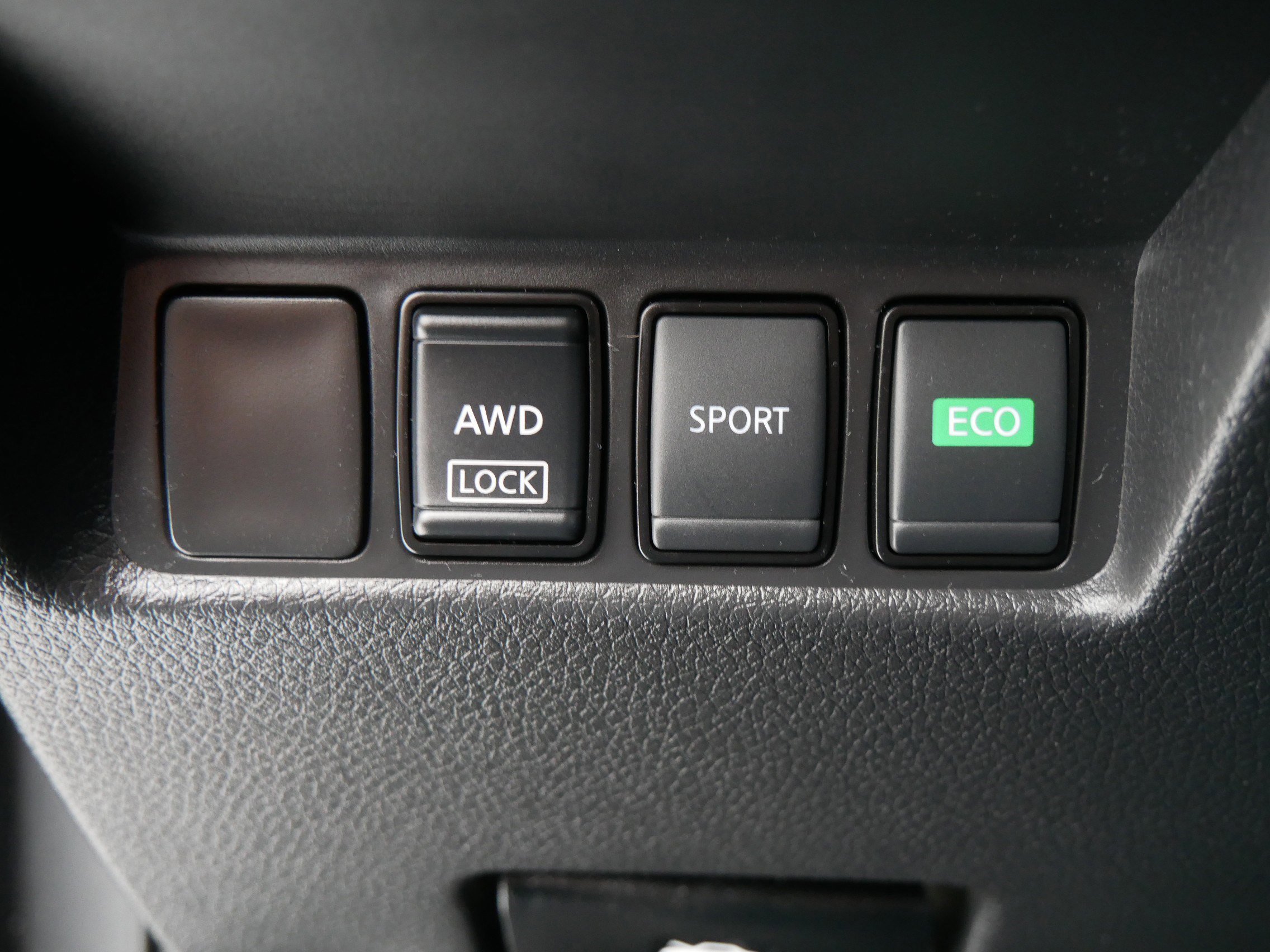 Used 2020 Nissan Rogue S image 28