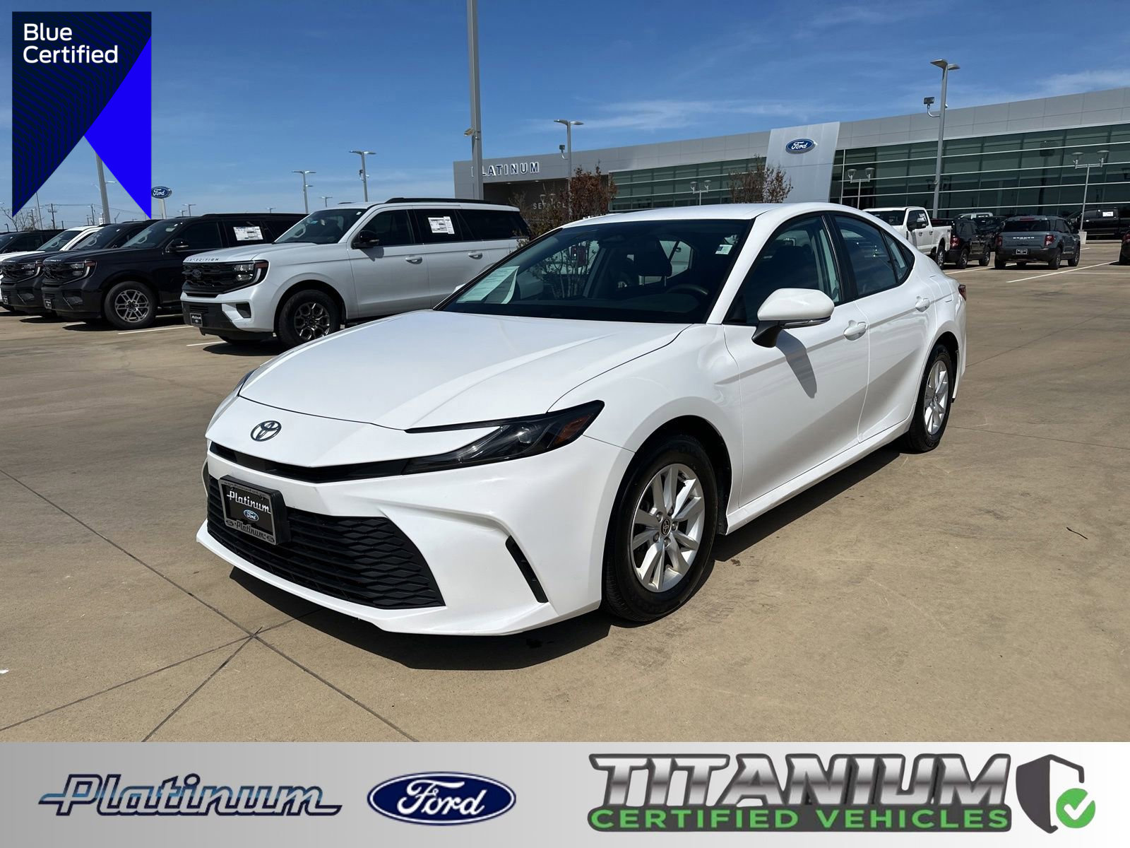 Used 2025 Toyota Camry LE image 1