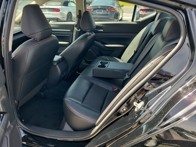 Used 2024 Nissan Altima 2.5 SR FWD image 11