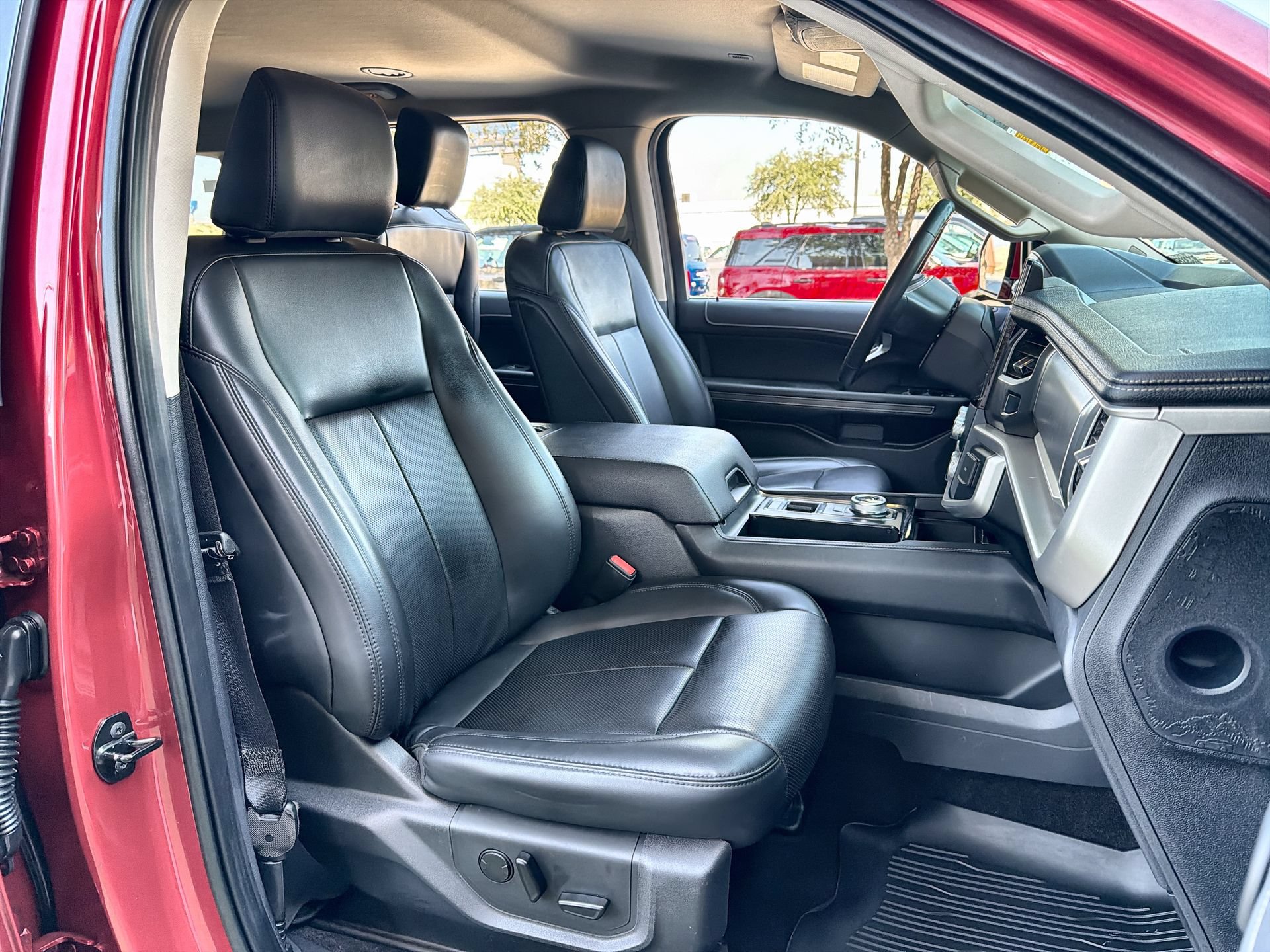 Certified 2022 Ford Expedition XLT RWD image 25