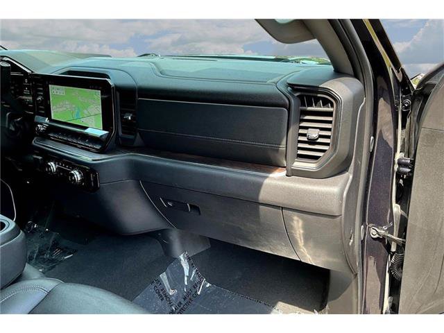 Used 2025 GMC Sierra 1500 SLT AWD/4WD image 29