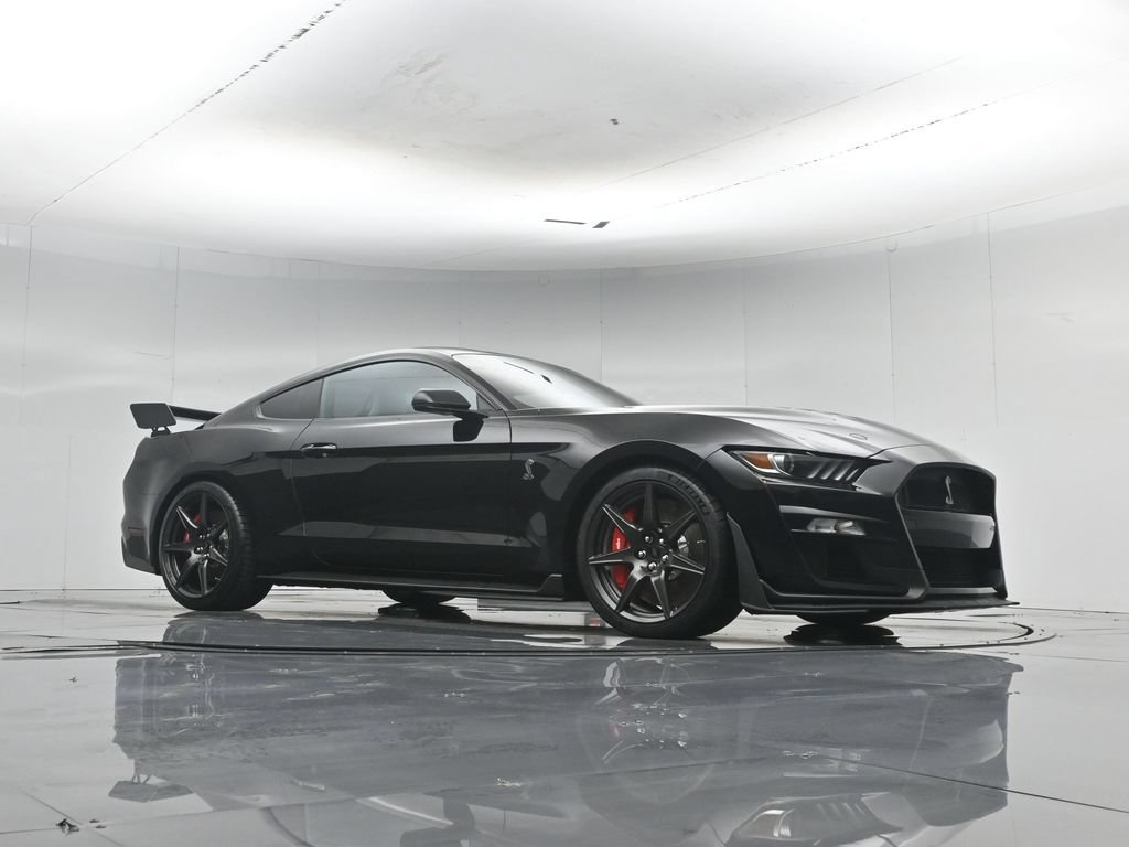Certified 2022 Ford Mustang Shelby GT500 w/ Carbon Fiber Track Pack RWD image 4