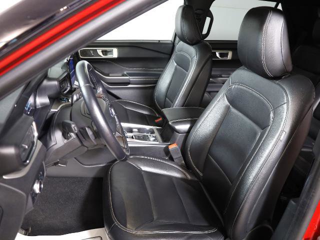 Certified 2020 Ford Explorer XLT w/ Equipment Group 202A image 8