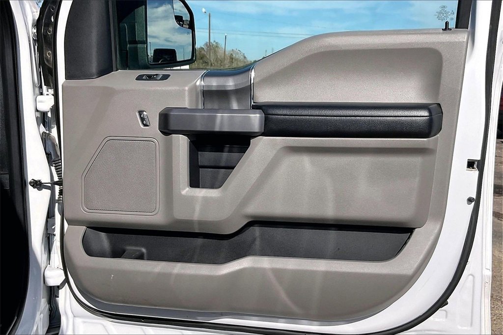 Certified 2019 Ford F150 XLT w/ Equipment Group 302A Luxury image 29