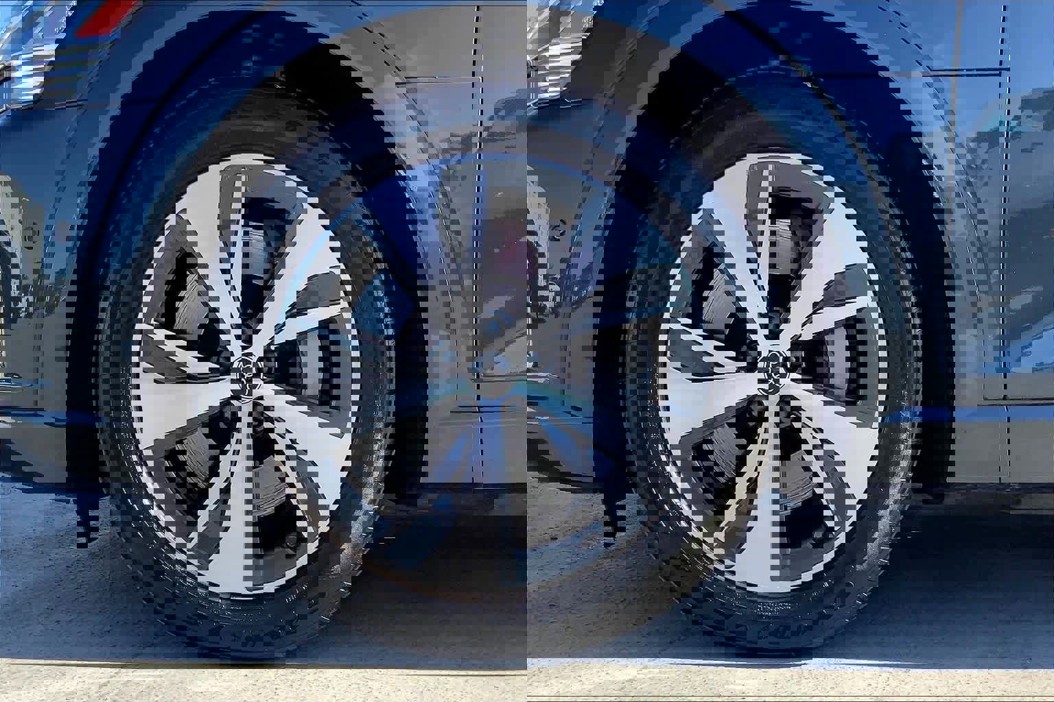 Used 2024 Audi Q8 e-tron Premium Plus w/ Premium Plus Package image 10