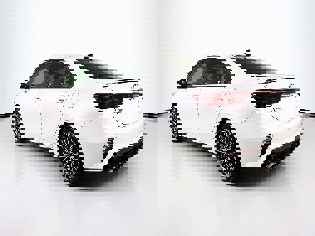 Used 2023 Kia Forte GT image 3