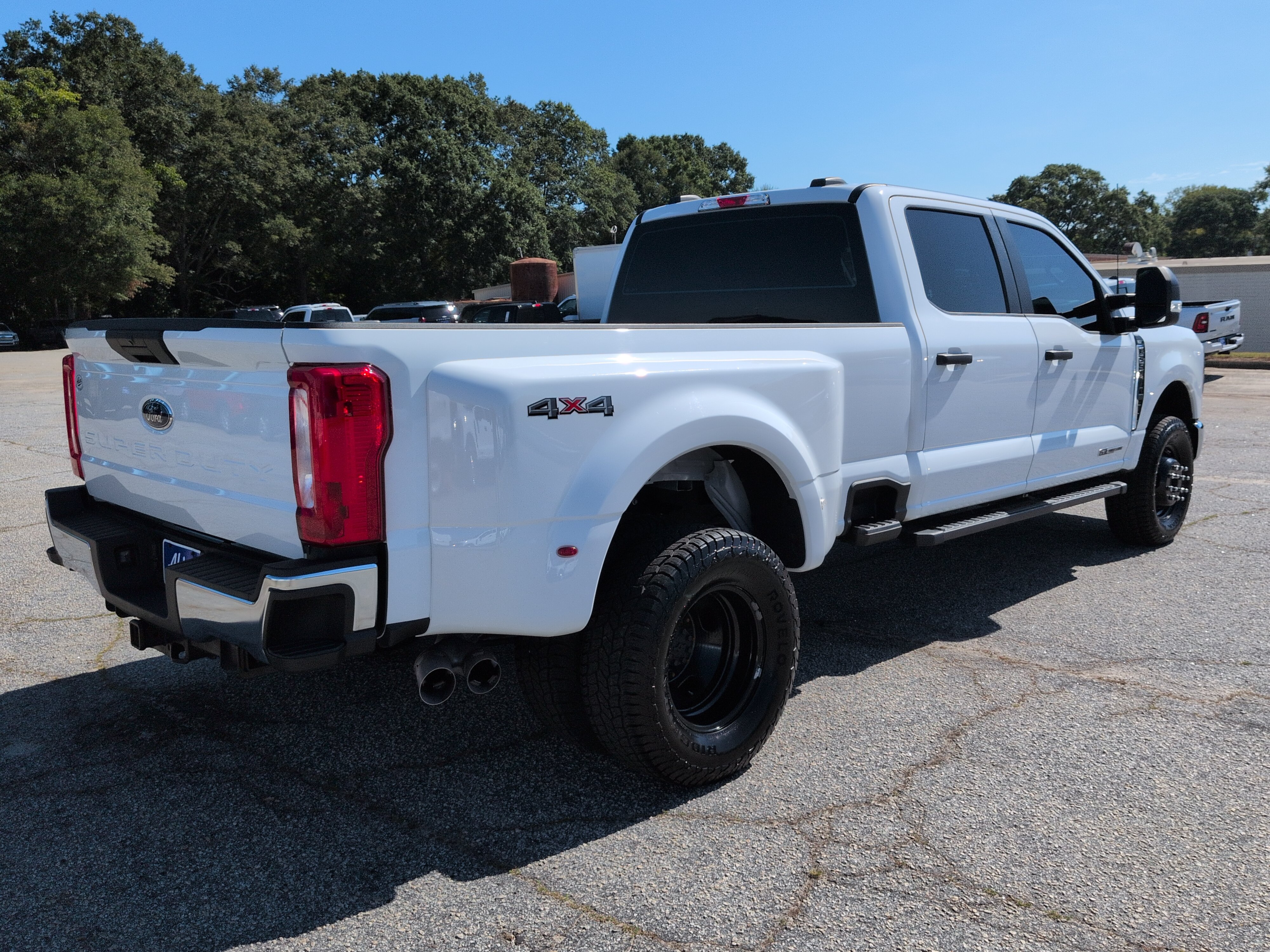 Certified 2023 Ford F350 XL AWD/4WD image 3