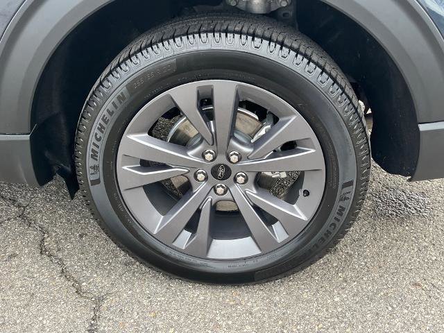 Certified 2023 Ford Explorer XLT w/ Equipment Group 202A image 21