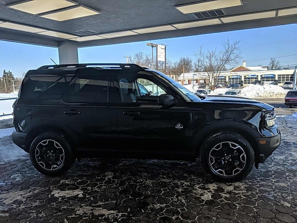 Certified 2025 Ford Bronco Sport Outer Banks w/ Outer Banks Tech Package+ image 2