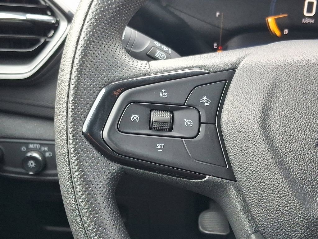 Used 2025 Chevrolet TrailBlazer LT AWD/4WD image 23
