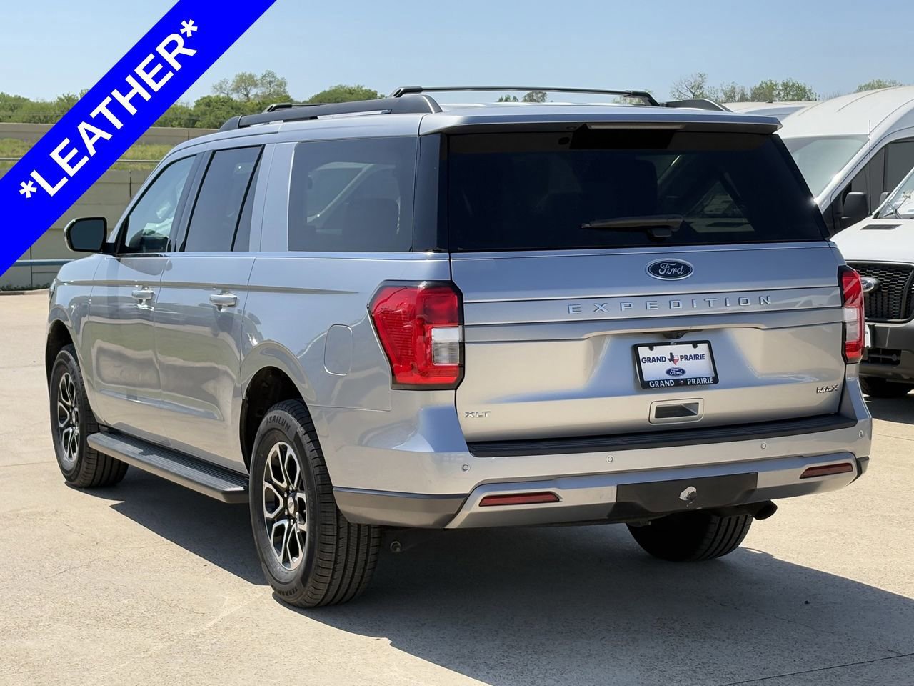 Certified 2024 Ford Expedition Max XLT image 4