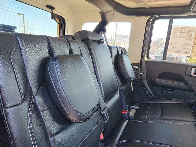 Used 2021 Jeep Wrangler Unlimited Sahara w/ Cold Weather Group AWD/4WD image 28