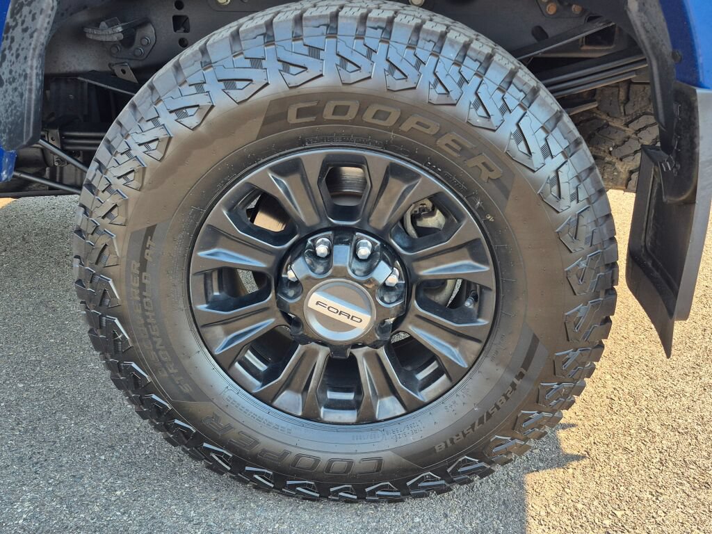 Certified 2022 Ford F350 Lariat w/ Tremor Off-Road Package AWD/4WD image 9