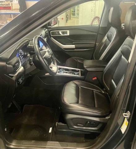Certified 2023 Ford Explorer XLT w/ Equipment Group 202A AWD/4WD image 8
