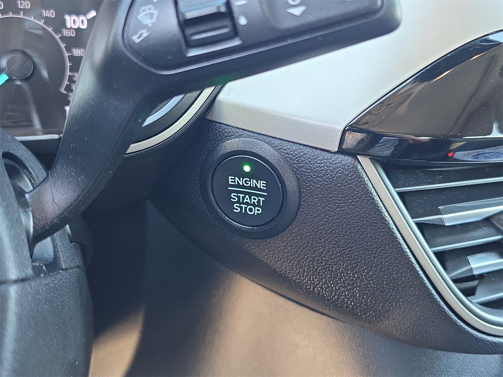 Certified 2021 Ford Escape SE w/ SE Sport Appearance Package image 25