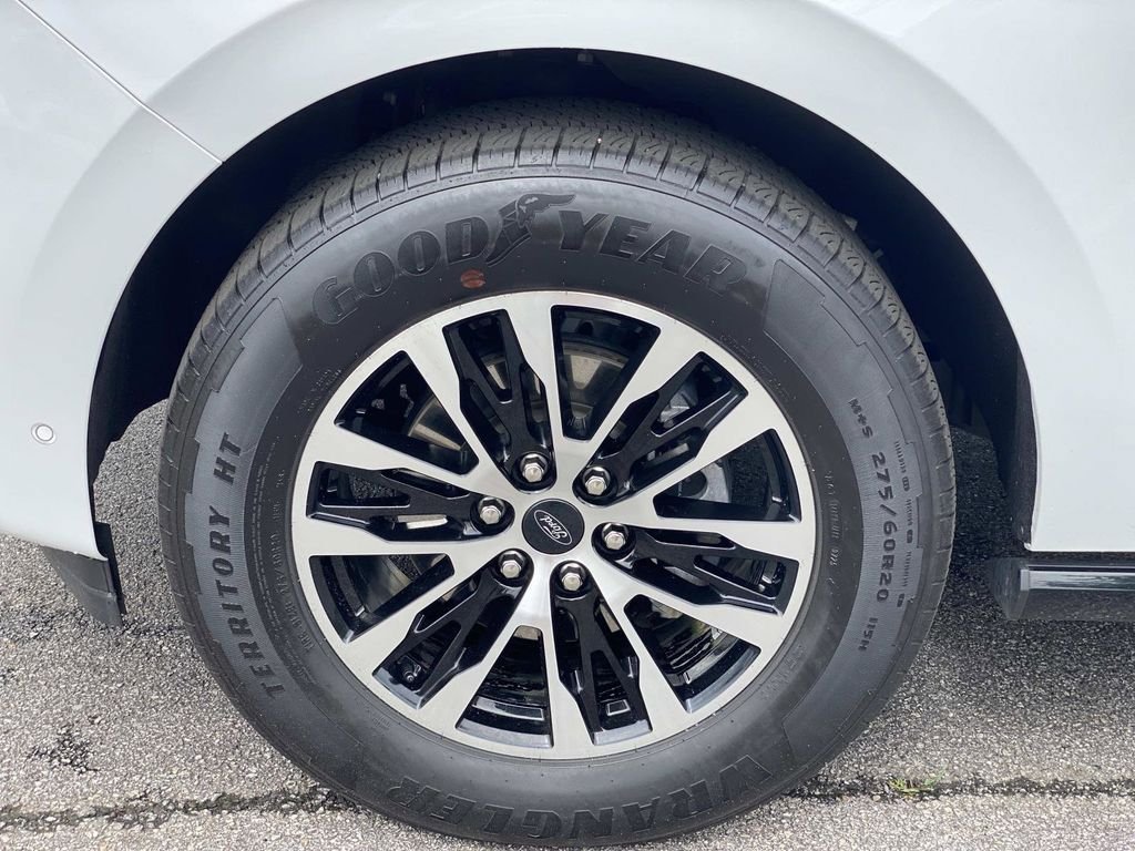 Certified 2025 Ford Expedition Max Platinum AWD/4WD image 14