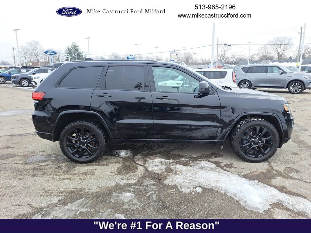 Used 2019 Jeep Grand Cherokee Altitude image 2