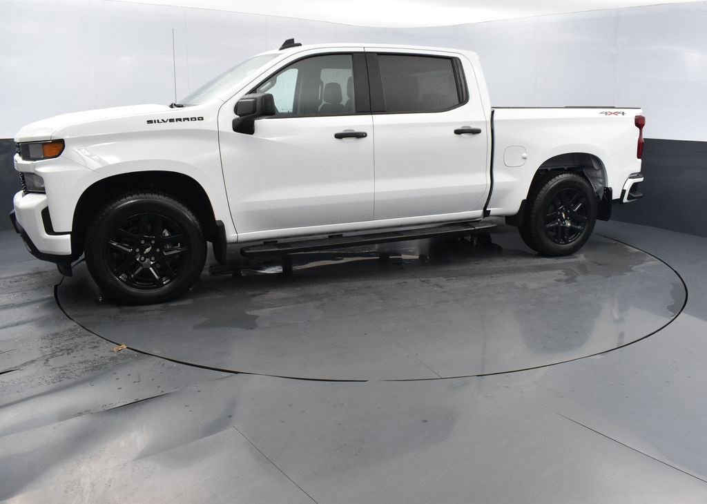 Used 2021 Chevrolet Silverado 1500 Custom image 3