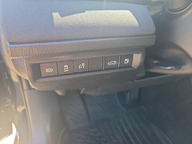 Used 2025 Toyota Camry LE AWD/4WD image 20