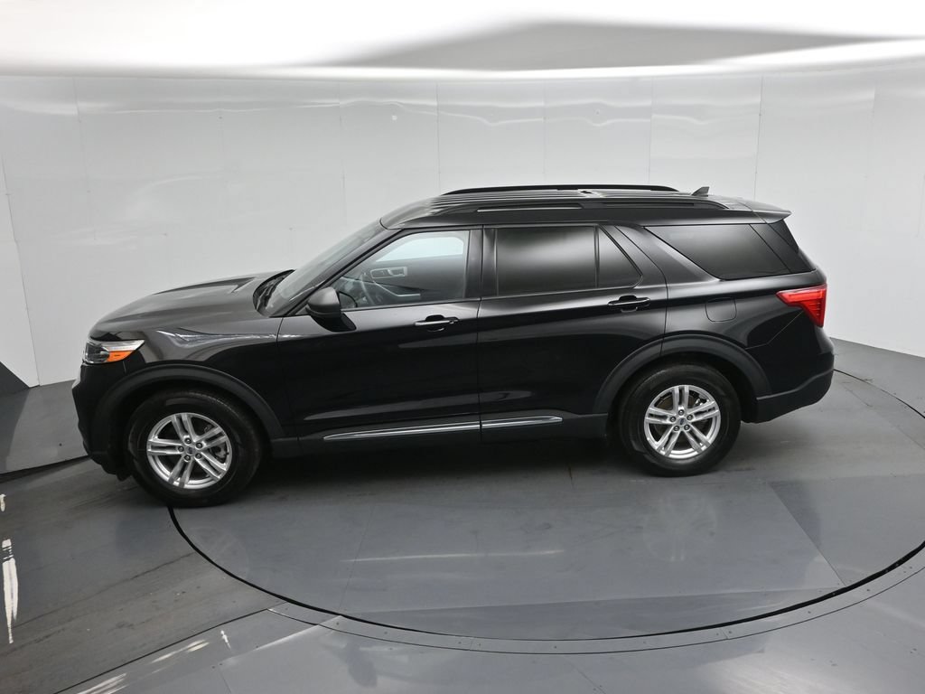 Certified 2023 Ford Explorer XLT w/ Equipment Group 202A RWD image 44