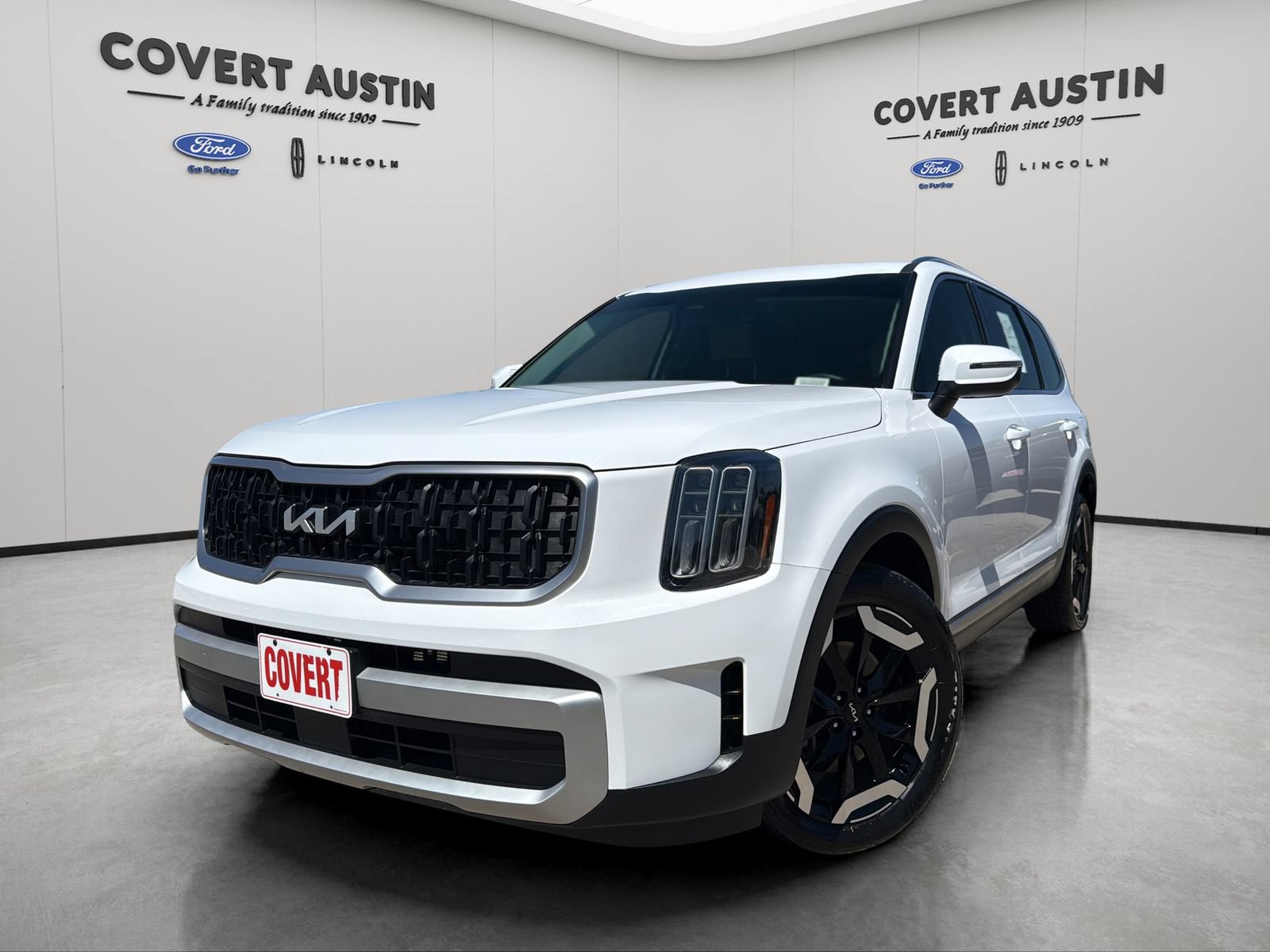 Used 2024 Kia Telluride EX w/ EX Captain's Chair Package